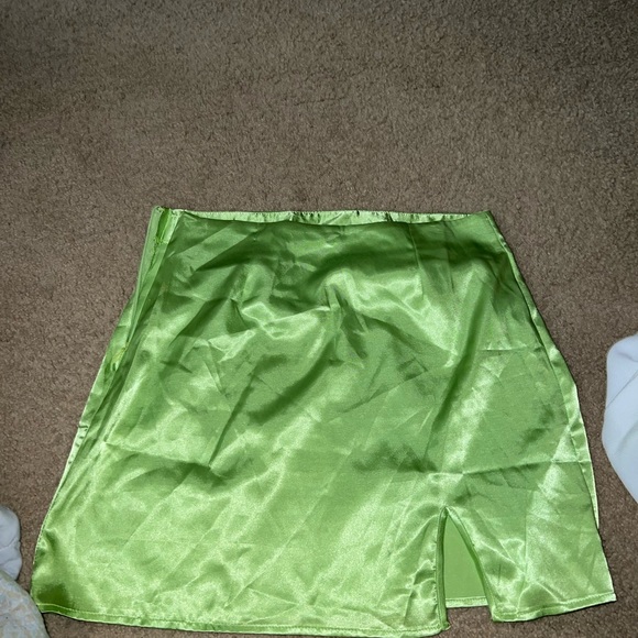 green silk skirt - Picture 2 of 2